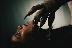 �������